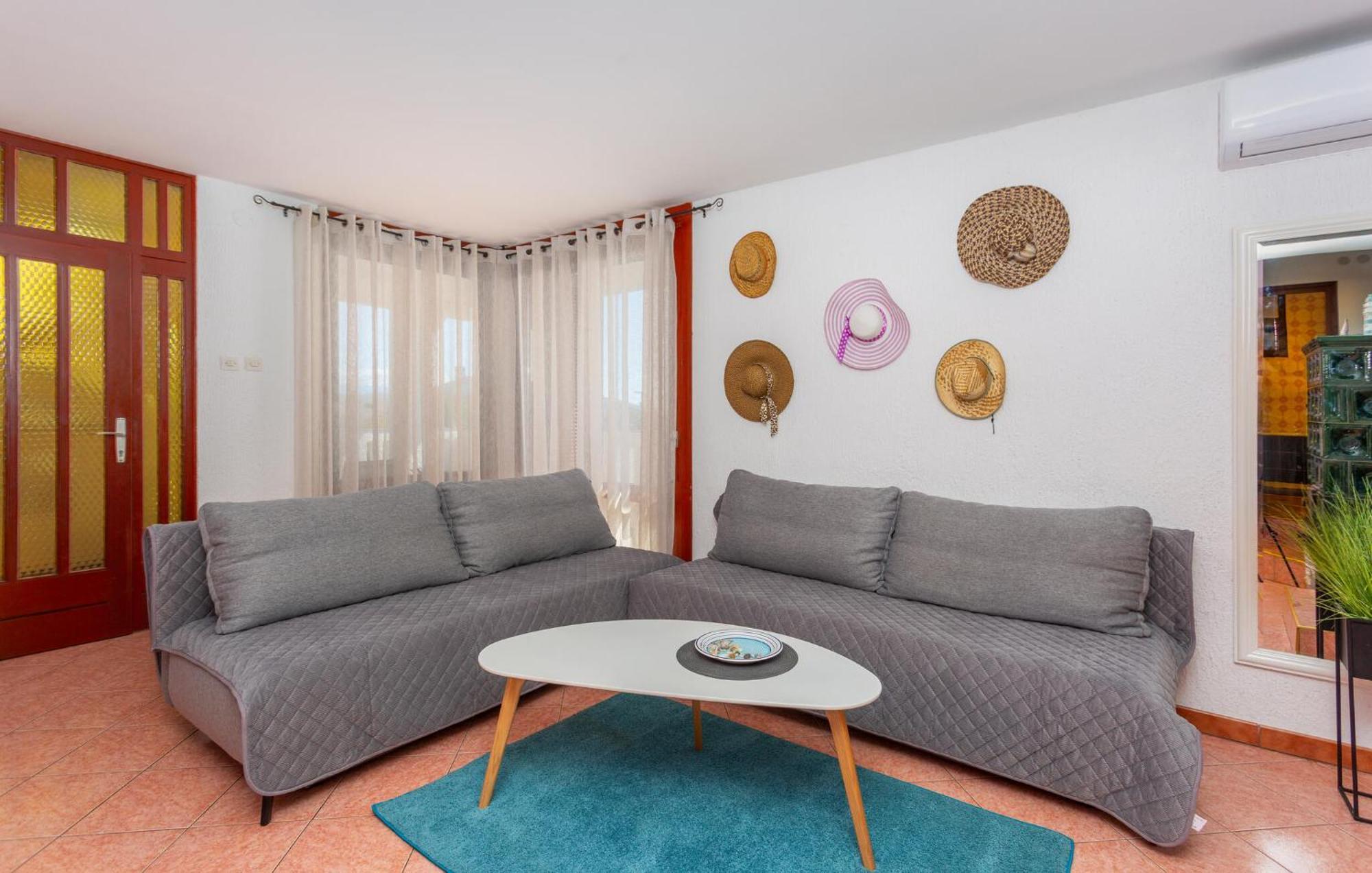 3 Bedroom Stunning Apartment In Krk Krk Town Exterior foto