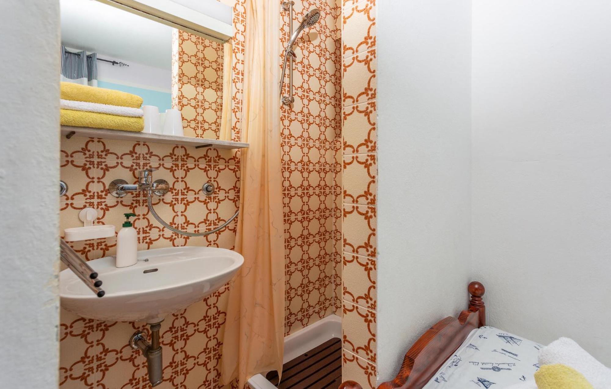 3 Bedroom Stunning Apartment In Krk Krk Town Exterior foto