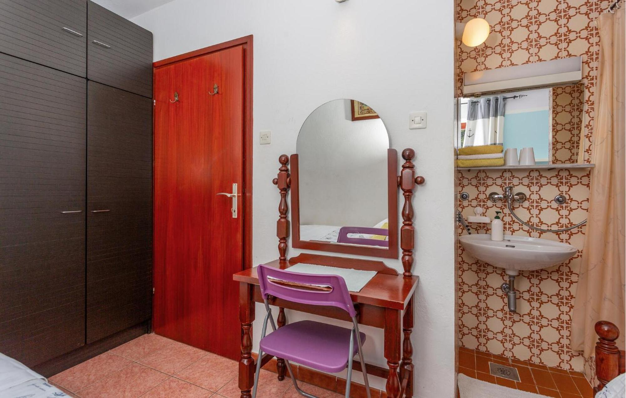 3 Bedroom Stunning Apartment In Krk Krk Town Exterior foto