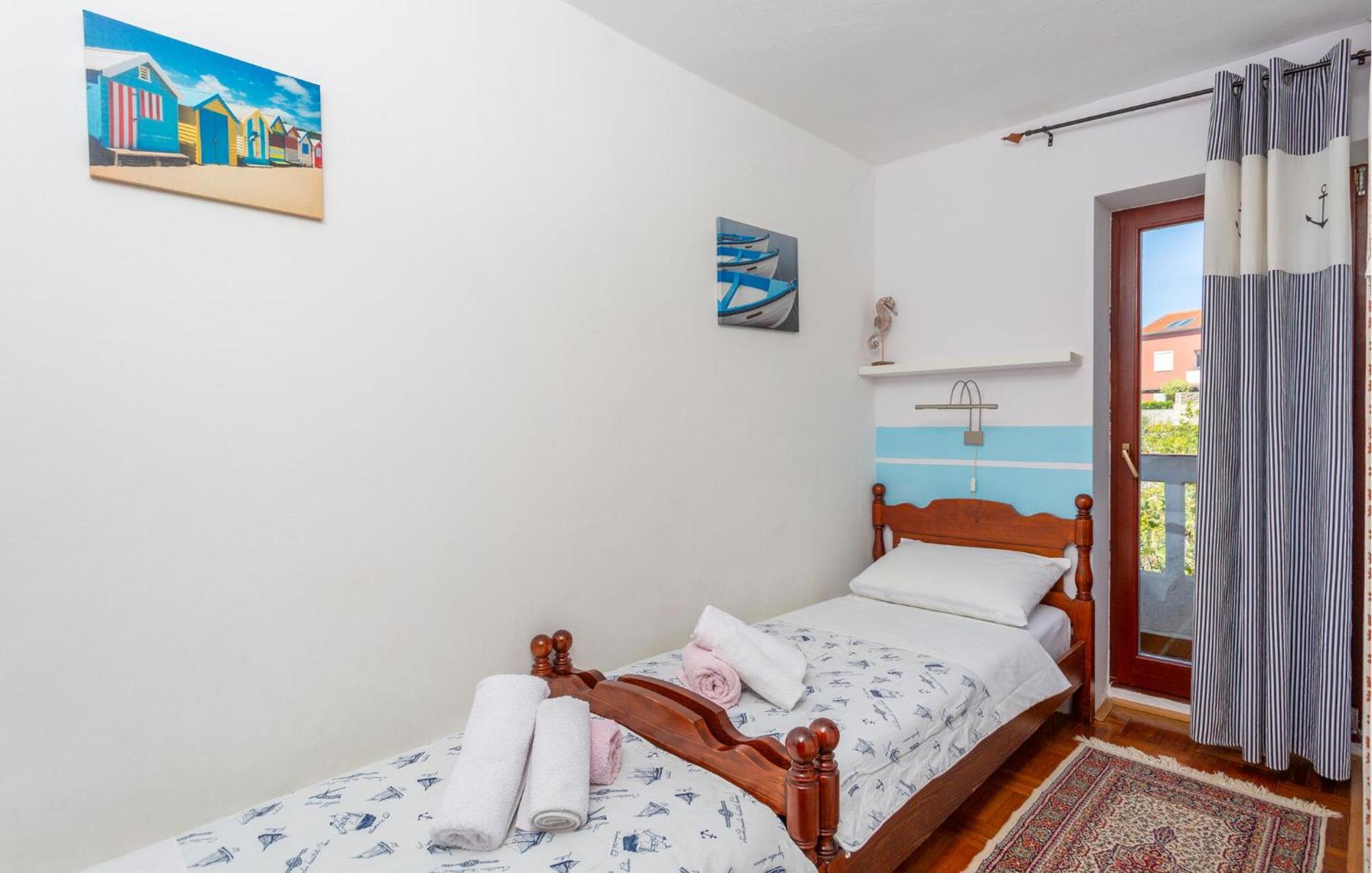3 Bedroom Stunning Apartment In Krk Krk Town Exterior foto