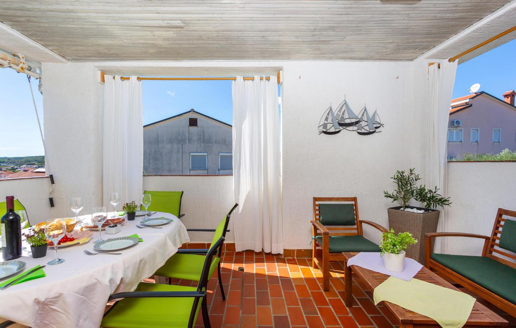3 Bedroom Stunning Apartment In Krk Krk Town Exterior foto